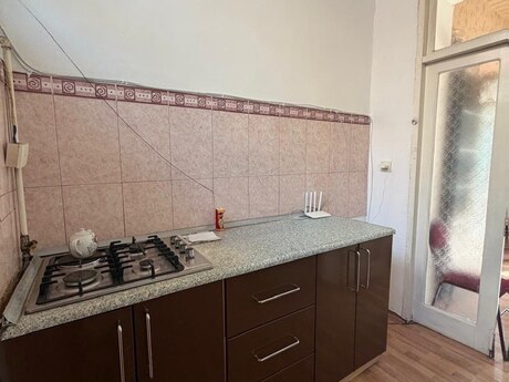 28 Mayda 1 otaqlı köhnə tikili mənzil kirayə verilir, 35 m², 420 AZN/ay, şəkil 2 / 4