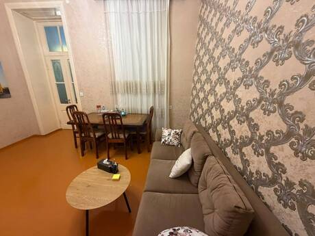 Sahildə 2 otaqlı köhnə tikili mənzil kirayə verilir, 60 m², 550 AZN/ay, şəkil 3 / 12