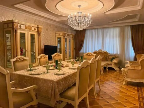4-комнатная квартира, 192 м², 28 May, 490 000 AZN