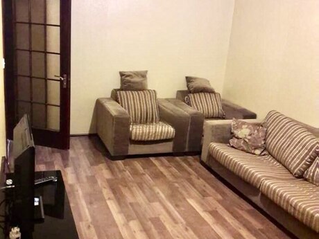 Elan №6567916 - Bakı, Memar Əcəmi m., 2 otaqlı, 50 m², 4/5 mərtəbə