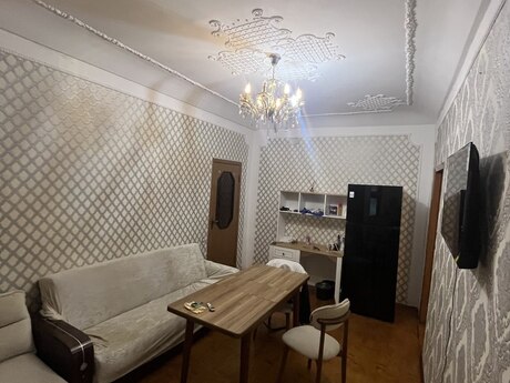 2 otaq · 94 m² · 1/9 mərtəbə, Neftçilər