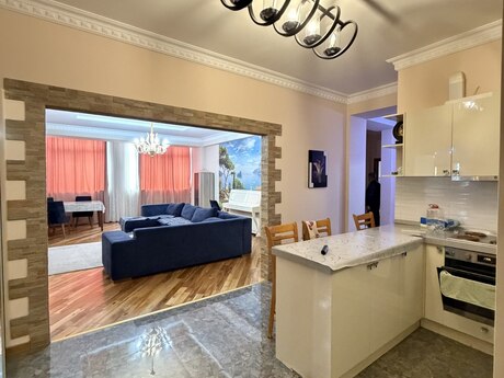 Memar Əcəmidə 3 otaqlı yeni tikili mənzil satılır, 140 m², 319 900 AZN, şəkil 2 / 12