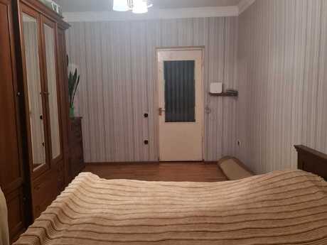 Продаётся 3-комнатная квартира в старом фонде, Həzi Aslanov, 70 м², 150 000 AZN, фото 5 / 9