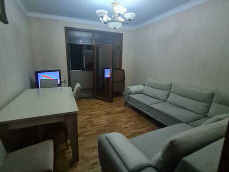 Продаётся 3-комнатная квартира в старом фонде, Həzi Aslanov, 70 м², 150 000 AZN, фото 2 / 9