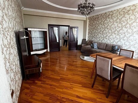 3 rooms · 106 m²
