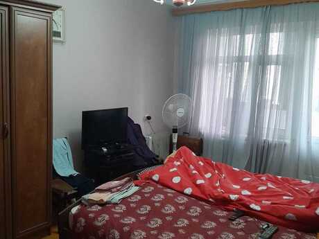 Azadlıq Prospektidə 3 otaqlı köhnə tikili mənzil satılır, 85 m², 255 000 AZN, şəkil 2 / 12