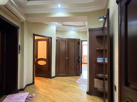 3-room apartment, 110 m², Elmlər Akademiyası, 340 000 AZN