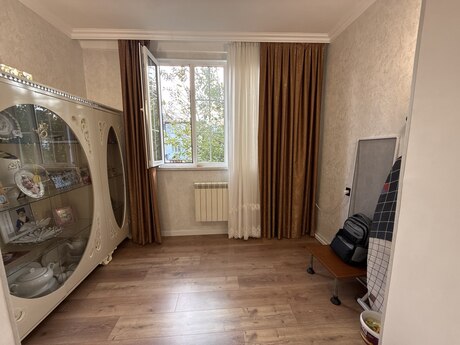Neftçilərdə 3 otaqlı köhnə tikili mənzil satılır, 75 m², 185 000 AZN, şəkil 2 / 12