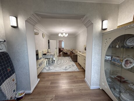 Neftçilərdə 3 otaqlı köhnə tikili mənzil satılır, 75 m², 185 000 AZN, şəkil 3 / 12