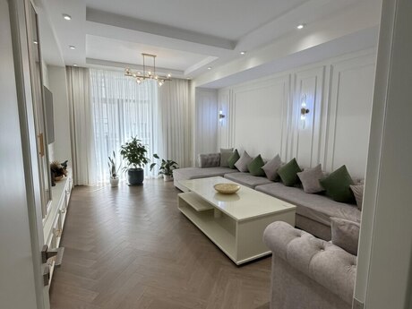 Объявление №6568724 - Баку, пос. Аг шехер, 4-комн., 144 м², 2/7 этаж