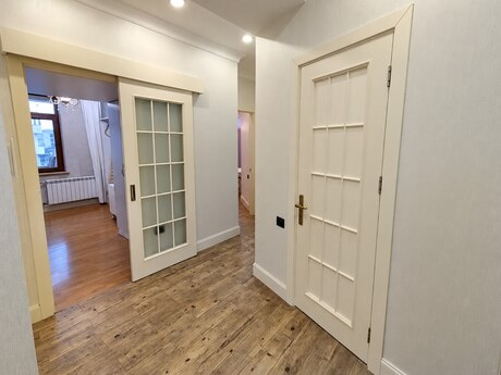 İnşaatçılarda 3 otaqlı yeni tikili mənzil satılır, 90 m², 290 000 AZN, şəkil 5 / 12