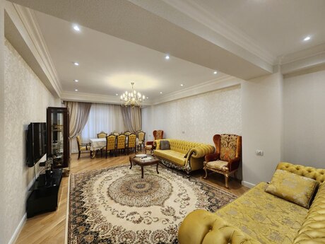 Elan №6569201 - Bakı, Gənclik m., 4 otaqlı, 220 m², 12/18 mərtəbə