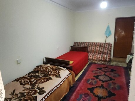 28 Mayda 1 otaqlı köhnə tikili mənzil kirayə verilir, 40 m², 225 AZN/ay, şəkil 3 / 6