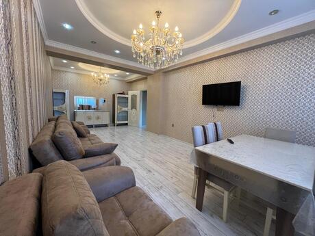 Elan №6569320 - Bakı, Elmlər Akademiyası m., 3 otaqlı, 135 m², 8/17 mərtəbə