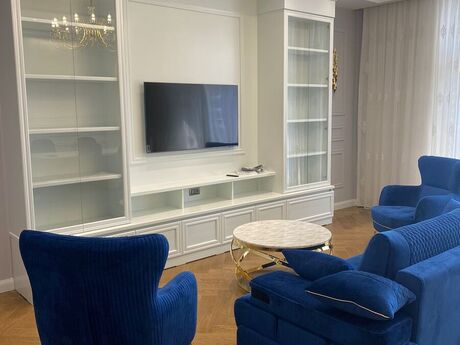 3 otaqlı mənzil, 180 m², 28 May, 3 500 AZN