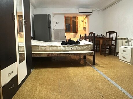 Elan №6561527 - Bakı, Qara Qarayev m., 1 otaqlı, 42 m², 1/5 mərtəbə