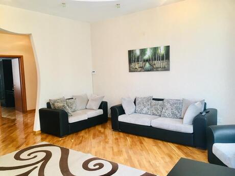 Sahildə 4 otaqlı yeni tikili mənzil kirayə verilir, 150 m², 2 200 AZN/ay, şəkil 3 / 12