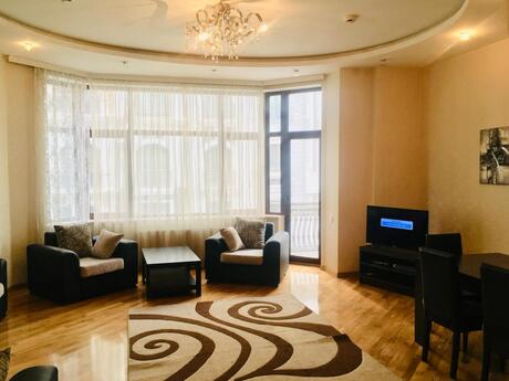 Sahildə 4 otaqlı yeni tikili mənzil kirayə verilir, 150 m², 2 200 AZN/ay, şəkil 2 / 12