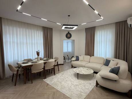 2 otaq · 93 m² · 10/19 mərtəbə, Şah İsmayıl Xətai