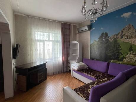 4 otaqlı mənzil, 105 m², İnşaatçılar, 800 AZN