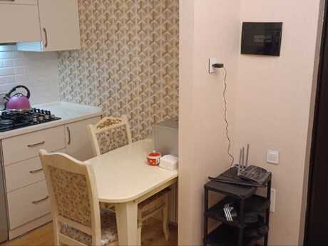 28 Mayda 1 otaqlı yeni tikili mənzil kirayə verilir, 50 m², 800 AZN/ay, şəkil 2 / 12