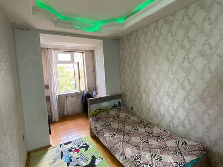 Elmlər Akademiyasında 3 otaqlı köhnə tikili mənzil satılır, 70 m², 230 000 AZN, şəkil 2 / 9