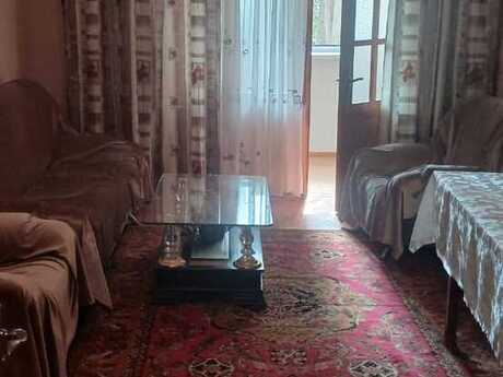 3 otaqlı mənzil, 70 m², İnşaatçılar, 700 AZN