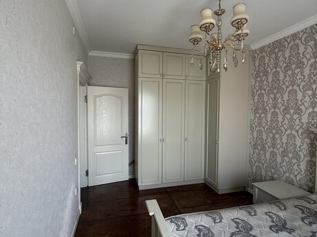 Сдаётся 1-комнатная квартира в новостройке, ЖК Qurtuluş 93, 35 м², 350 AZN/мес, фото 2 / 7