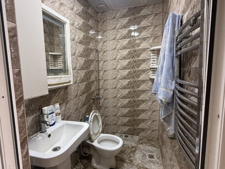 Сдаётся 1-комнатная квартира в новостройке, ЖК Qurtuluş 93, 35 м², 350 AZN/мес, фото 5 / 7