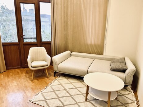 2-room old-build apartment for rent in İçəri Şəhər, 56 m², 1 300 AZN/mo, photo 4 / 12