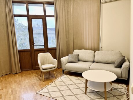 2-room old-build apartment for rent in İçəri Şəhər, 56 m², 1 300 AZN/mo, photo 3 / 12