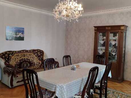 Nəriman Nərimanovda 3 otaqlı köhnə tikili mənzil kirayə verilir, 90 m², 850 AZN/ay, şəkil 2 / 9