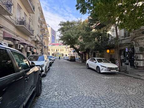 Elan №6570597 - Bakı, Sahil m., 3 otaqlı, 110 m², 2/3 mərtəbə
