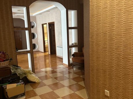 4 otaq · 151 m²