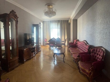 İnşaatçılarda 3 otaqlı yeni tikili mənzil kirayə verilir, 145 m², 800 AZN/ay, şəkil 5 / 12