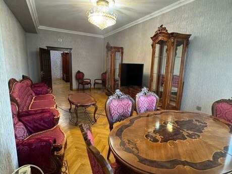 İnşaatçılarda 3 otaqlı yeni tikili mənzil kirayə verilir, 145 m², 800 AZN/ay, şəkil 3 / 12