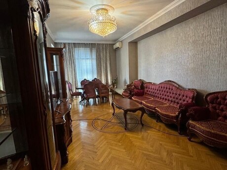 İnşaatçılarda 3 otaqlı yeni tikili mənzil kirayə verilir, 145 m², 800 AZN/ay, şəkil 2 / 12