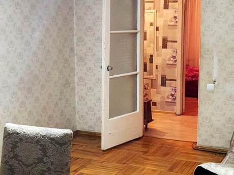 Nəriman Nərimanovda 2 otaqlı köhnə tikili mənzil satılır, 70 m², 180 000 AZN, şəkil 3 / 12
