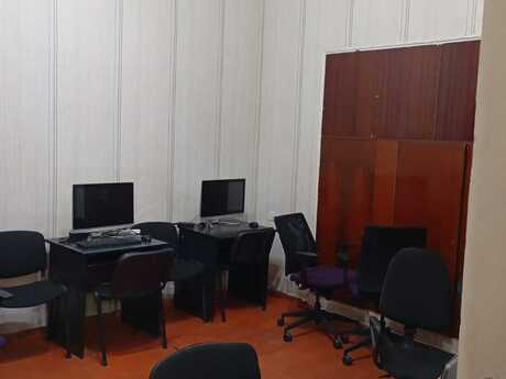 28 Mayda 3 otaqlı köhnə tikili mənzil satılır, 90 m², 215 000 AZN, şəkil 2 / 12