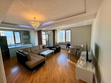 3 otaqlı mənzil, 110 m², İnşaatçılar, 339 000 AZN