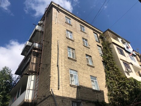 Elan №6571214 - Bakı, Nəsimi r., 2 otaqlı, 67 m², 2/5 mərtəbə