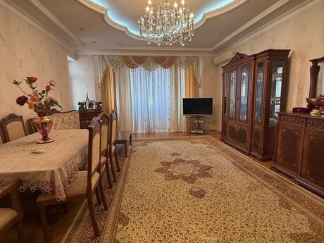 Объявление №6571317 - Баку, пос. 8-й мкр, 3-комн., 140 м², 10/18 этаж