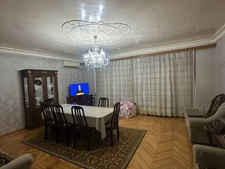 Elan №6571354 - Bakı, 28 May m., 3 otaqlı, 110 m², 5/5 mərtəbə