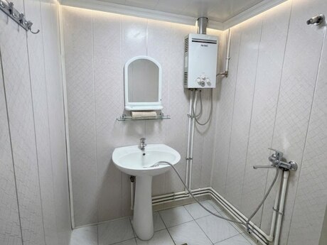 Yeni Günəşlidə 2 otaqlı köhnə tikili mənzil satılır, 69,5 m², 132 000 AZN, şəkil 4 / 4