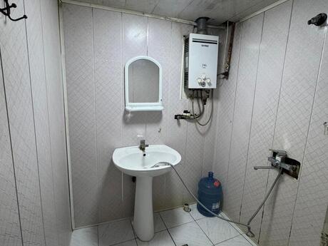 Yeni Günəşlidə 2 otaqlı köhnə tikili mənzil satılır, 70 m², 135 300 AZN, şəkil 5 / 10