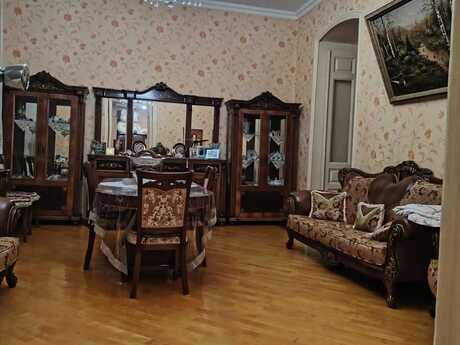 Elan №6572111 - Bakı, Nizami m., 3 otaqlı, 130 m², 1/3 mərtəbə