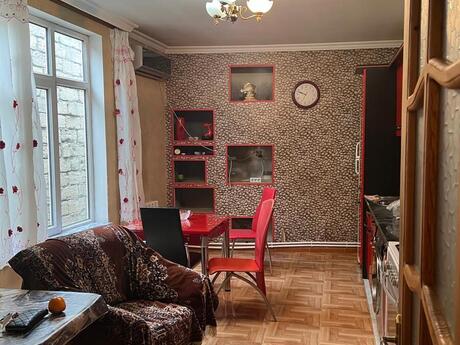 Elan №6572112 - Bakı, Həzi Aslanov q., 3 otaqlı, 200 m²