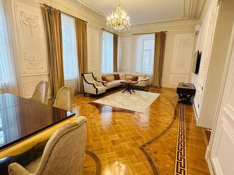 Nizamidə 4 otaqlı köhnə tikili mənzil kirayə verilir, 150 m², 2 200 AZN/ay, şəkil 2 / 12