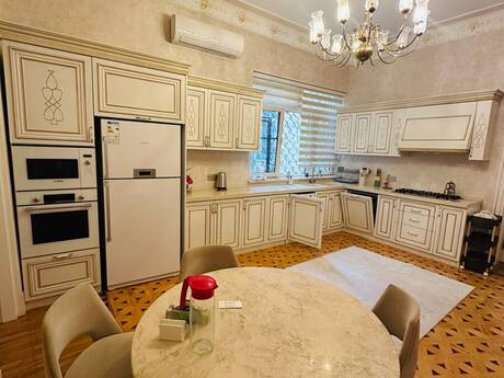 Nizamidə 4 otaqlı köhnə tikili mənzil kirayə verilir, 150 m², 2 200 AZN/ay, şəkil 5 / 12