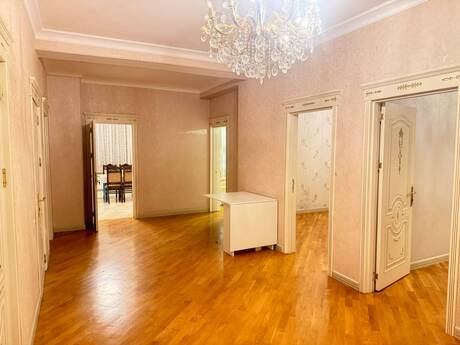 Elan №6572658 - Bakı, 8 Noyabr m., 4 otaqlı, 170 m², 11/18 mərtəbə
